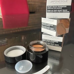 COPY - Japonesque Velvet Touch Foundation